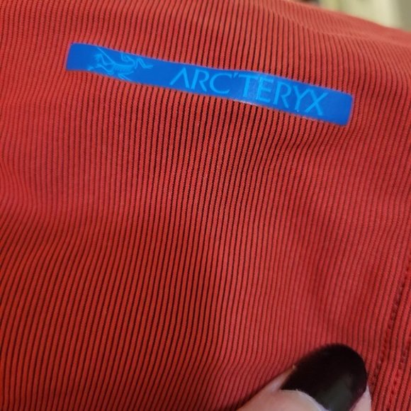 Arc'teryx performance athletic short sleeve tee-shirt in red, size large. - Picture 6 of 9